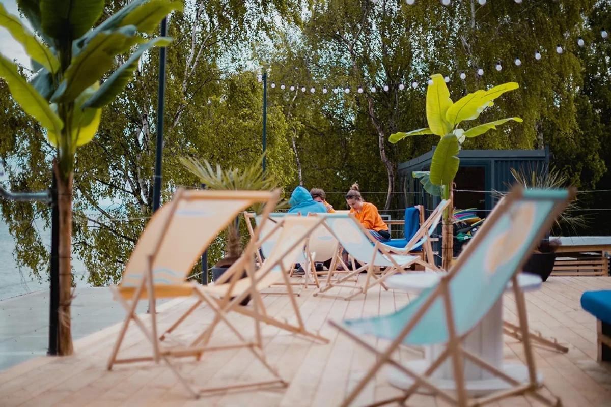 Przyczepa Coco Camp Z Klimatyzacja W Molo Surf Hotel Jastarnia Exterior photo